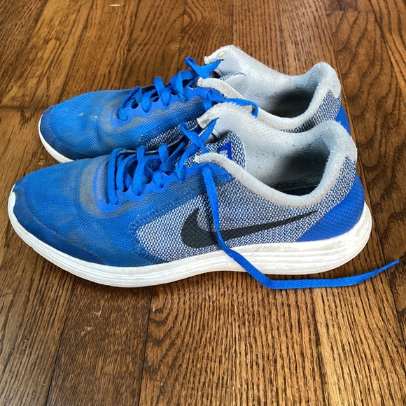 blue nike sneakers - Picture 4 of 5